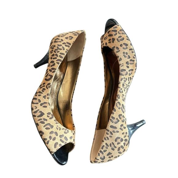 TAHARI Women's Animal Print Leopard, Peep Toe Pump - Size 8.5  ***Item: S78 - Picture 1 of 6